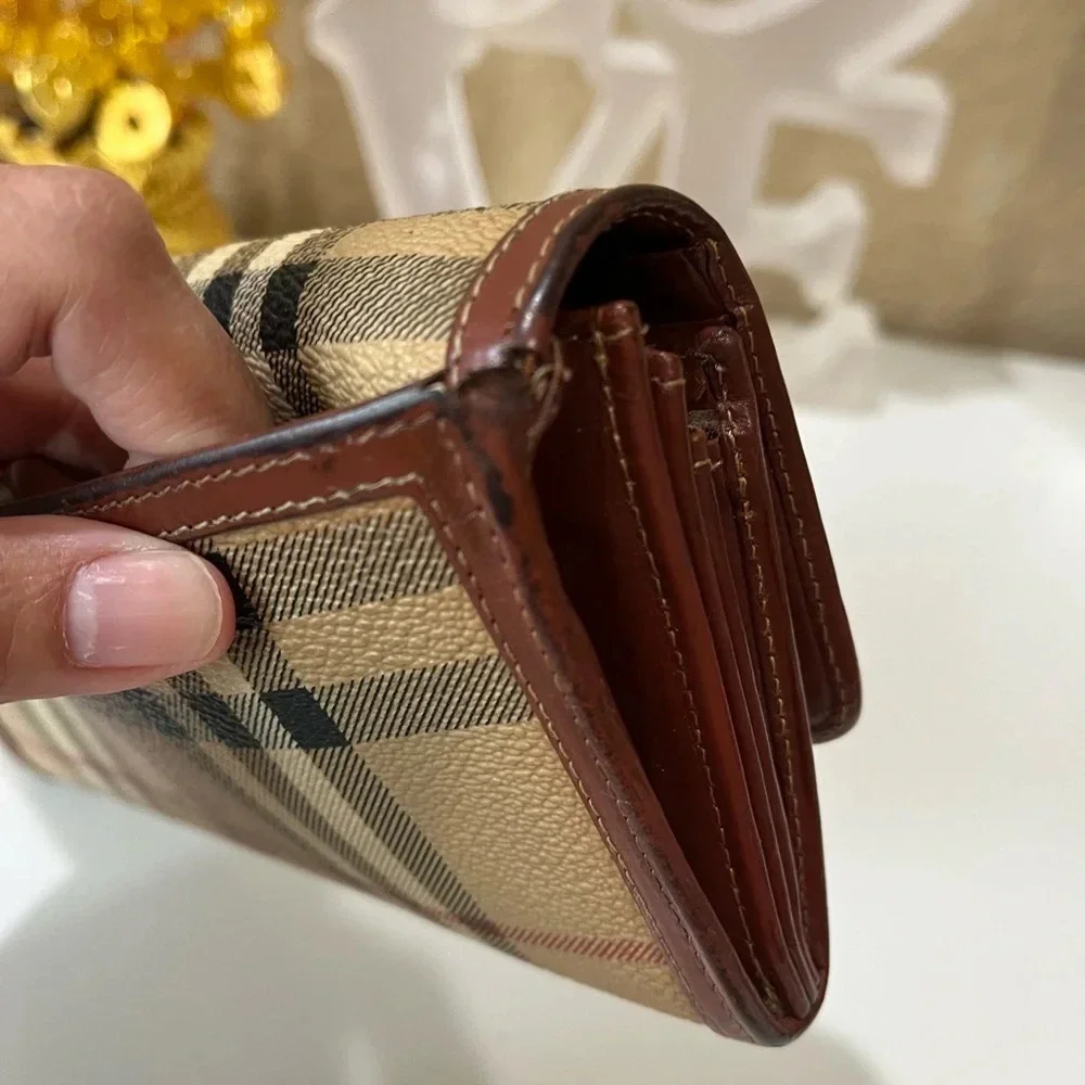 Burberrys Vintage Bifold Wallet